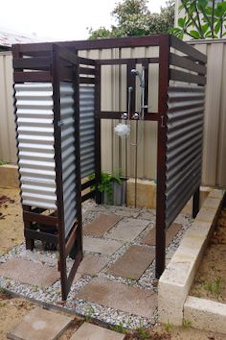 Open-slate Outdoor Shower