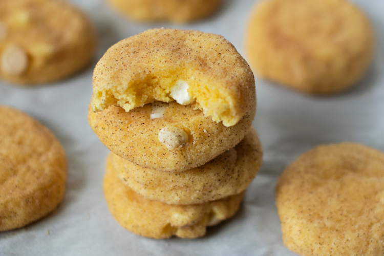 These White Chocolate Snickerdoodle Cookies are melt-in-your-mouth good and perfect for any cookie exchange. | Ideahacks.com