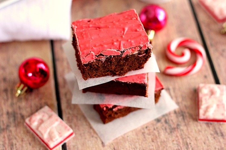 These Peppermint Crunch Brownies are rich and dense, topped with a peppermint candy frosting that is the perfect treat to satisfy your sweet tooth! | Ideahacks.com