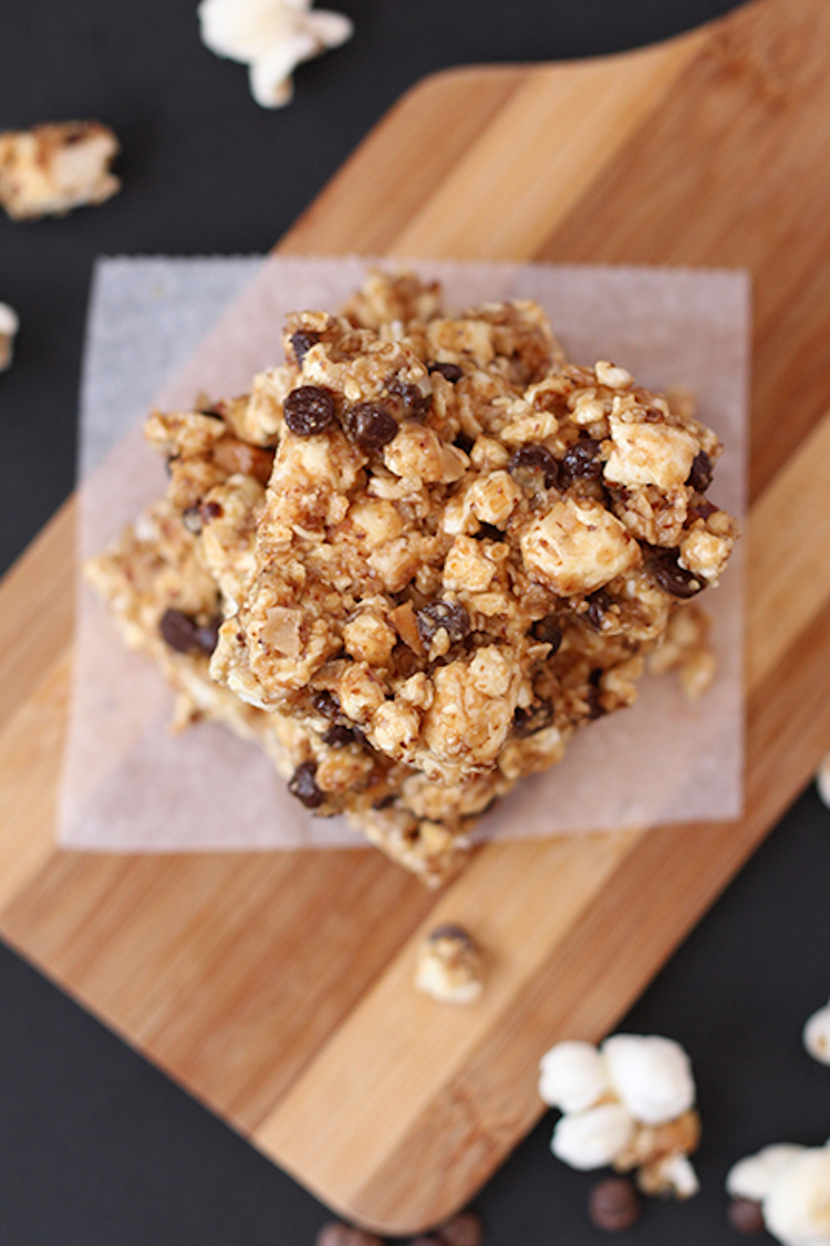 These Sweet and Salty Popcorn Bars chewy, flavorful and full of fibre- exactly what you've been waiting on to spice up your popcorn on movie nights. | Ideahacks.com