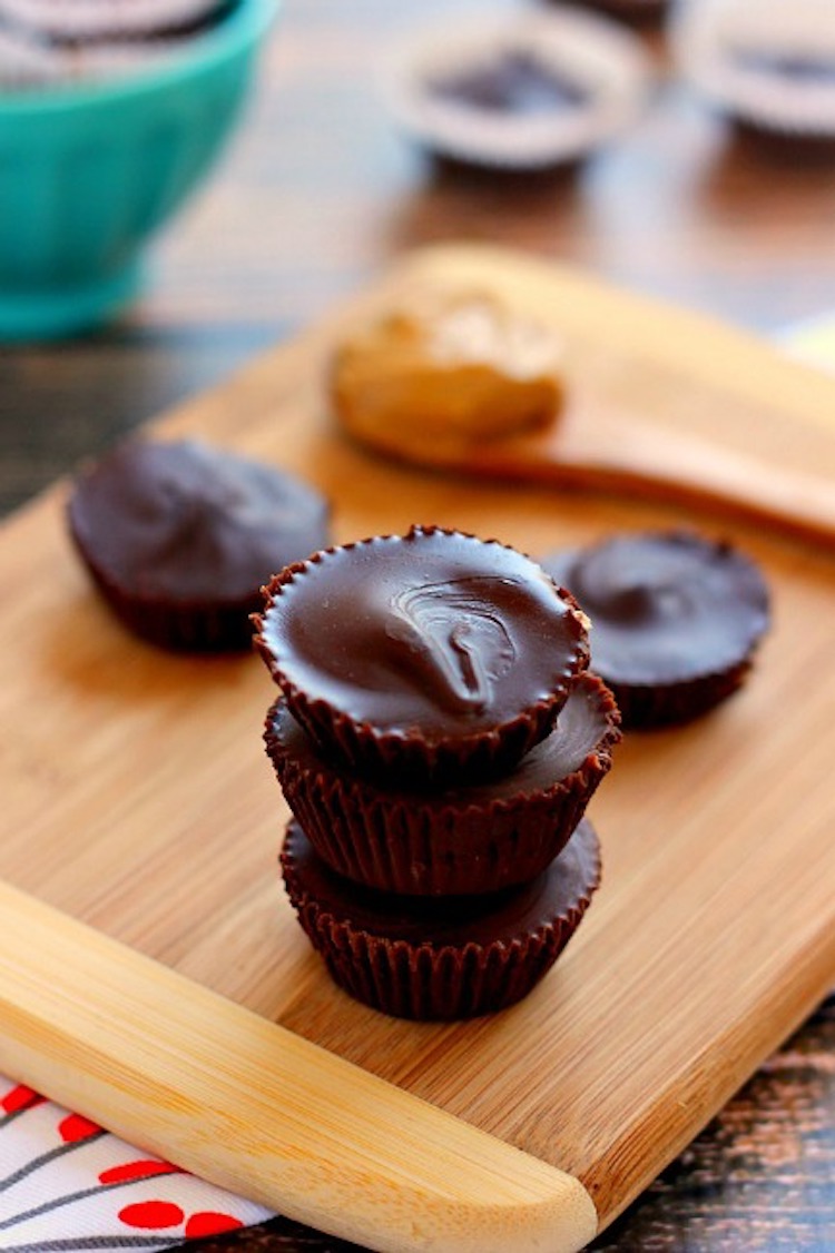 These Dark Chocolate Peanut Butter Cups are an easy, no-bake treat and contain just five ingredients, perfect for the peanut butter lover! Ideahacks.com