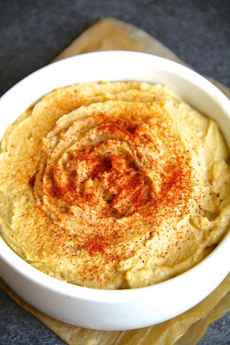 A creamy and smooth lemon lime hummus recipe that you can make in just 10 minutes. | Ideahacks.com