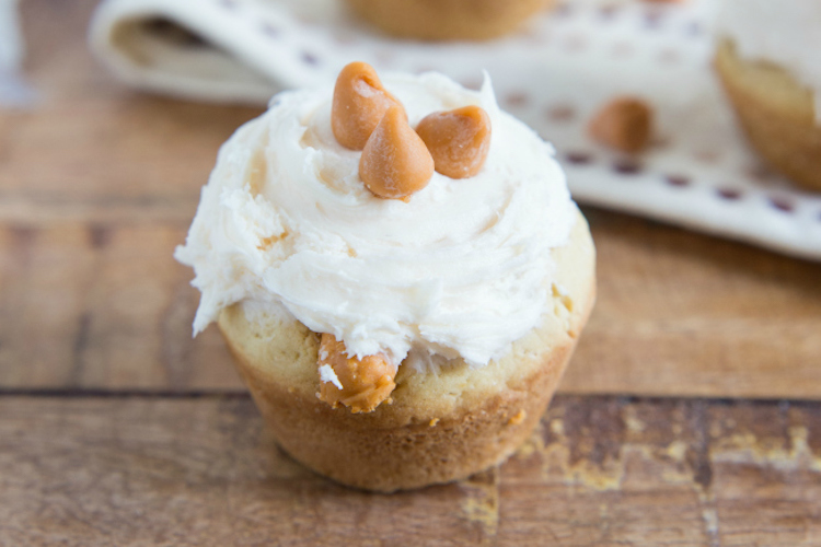 Miniature Caramel Filled Butterscotch Cookie Cups - This is the perfect mini dessert recipe that includes butterscotch and caramel. Yummy! | Ideahacks.com