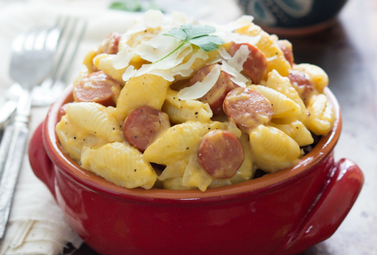 Summer-Style Hot Dog Mac and Cheese - This is literally the very best mac and cheese ever! | Ideahacks.com