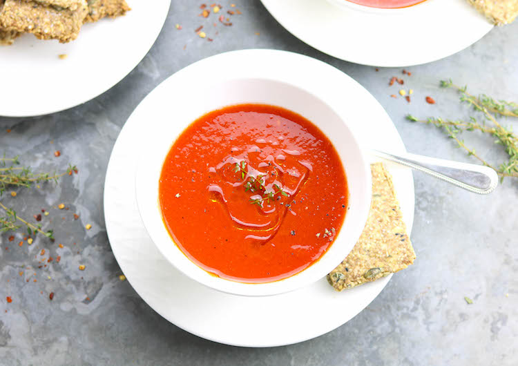 Chilled Roast Pepper Soup with Seed Crackers - A chilled roasted pepper & tomato soup with homemade seed & quinoa crackers. | Ideahacks.com