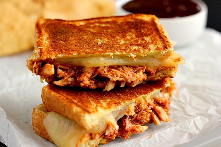 Filled with tender chicken, tangy barbecue sauce, and Swiss cheese, this Barbecue Chicken Grilled Cheese is the ultimate sandwich. | Ideahacks.com