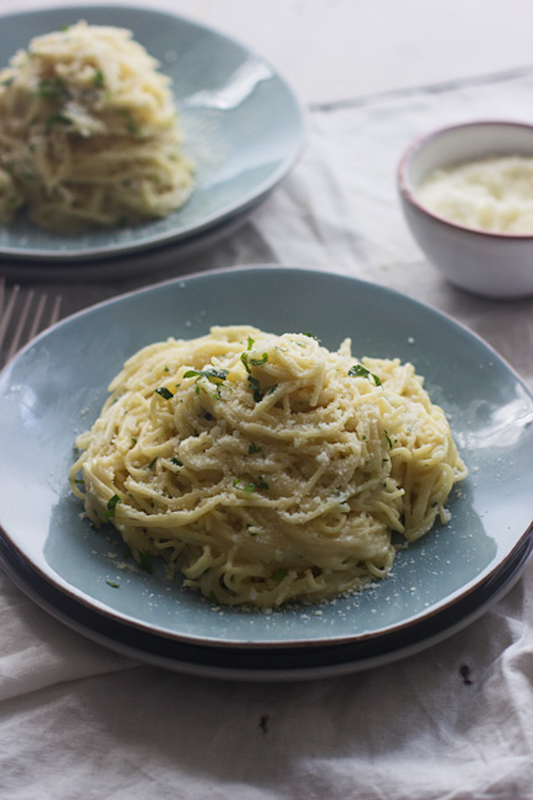 Easy creamy one pot garlic and parmesan pasta recipe