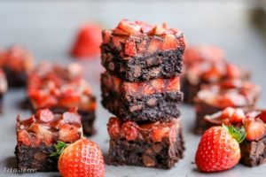 chocolate-covered strawberry brownies