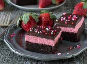 strawberry mousse brownies