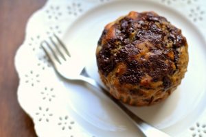 Chocolate Chunk Banana Oat Muffins - This muffin recipe is loaded with greek yogurt, bananas, oats, and a little bit of chocolate to make the morning commute a little easier. | Ideahacks.com