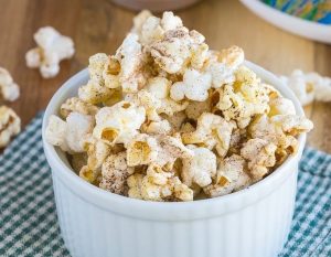 Easy Cinnamon Bun Popcorn