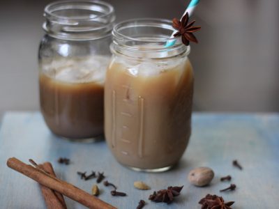 Iced Dirty Chai - warming spices made me feel all nice and happy, and the extra shot of caffeine from the espresso will wake you up. | Ideahacks.com