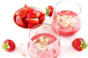 Roasted Strawberry Cheesecake Protein Smoothie