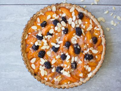 Blackberry Sweet Apricot Tart. Easy, light, utterly luscious tart with pure fruit only--no creams or eggs. This tart is the best way to enjoy apricots! Ideahacks.com
