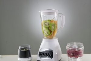a standard smoothie maker and its accessories